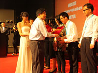 獎(jiǎng)牌是對(duì)成績(jī)的認(rèn)可